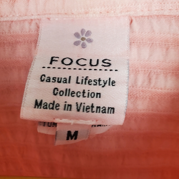 Focus Pink Button Down Shirt. Collar and Relaxed Fit. Seersucker/Guazy Cotton. M - Picture 2 of 8